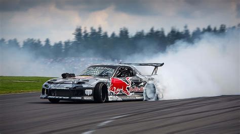 Exploring the Drifters' World: A Magical Moment in Motorsports